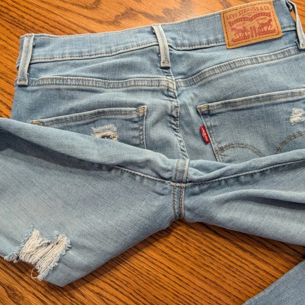Levi's Distressed, Junior size 2, Stonewash blue, skinny Jeans, 27 x 30
